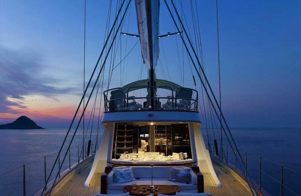 Sailing Yacht Glorious 